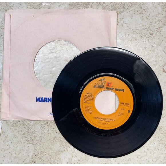 Neil Young Human Highway / Four Strong Winds 45 Rock 1978 Reprise 1396 VG+ - Picture 3 of 6